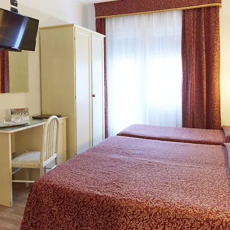 Hotel Adele 3*