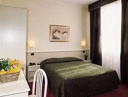 Adele Hotel