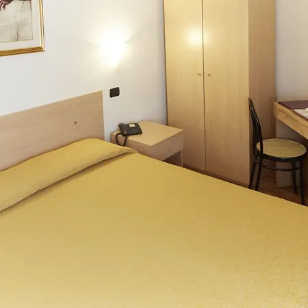Adele Hotel 3*