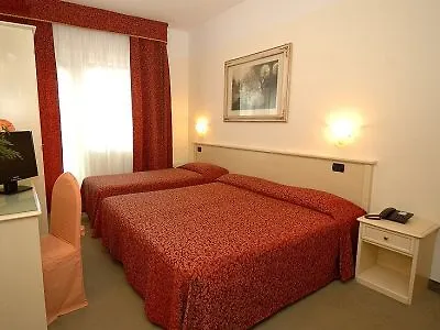 Adele Otel 3*
